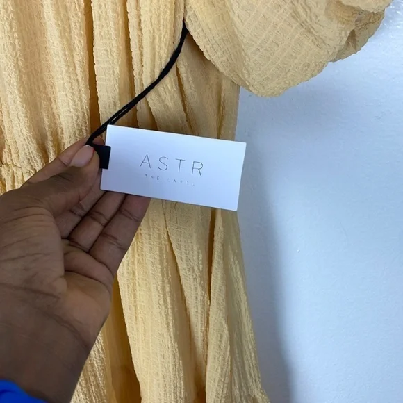 NWT ASTR Gauzy Puff Sleeve Tiered Midi Maxi Dress - Picture 3 of 7